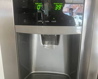 This is a close-up of the Frigidaire gallery, ice, and water maker in the door