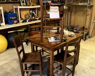 Lovely primitive ectangular table, set of ladder back chairs
