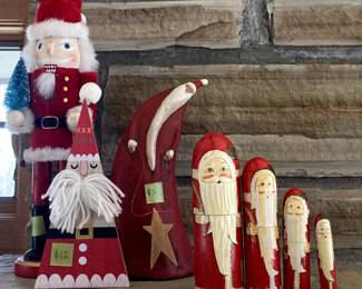 ...more Santas...