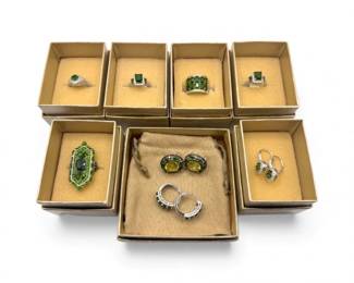 28 SparklingGreenGemstoneJewelryLot5Rings3PairsEarringsNIB