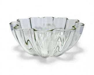 165 LargeClearGlassFruitBowlwScallopedEdgeDesign