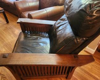 Stickley Morris Recliner w papers