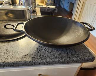 Lodge Cast Wok