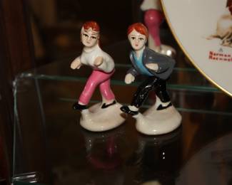 Pair dancing teens figurine