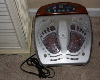 Electric foot massager 