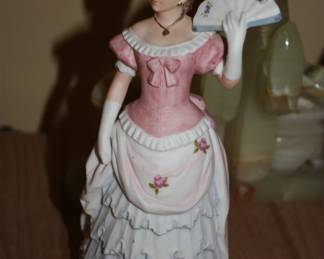 Porcelain 'HOMCO' lady w/fan
