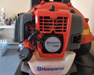 Husqvarna gas blower