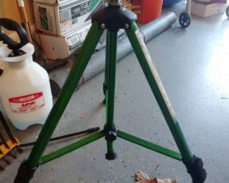 Tri pod sprinkler
