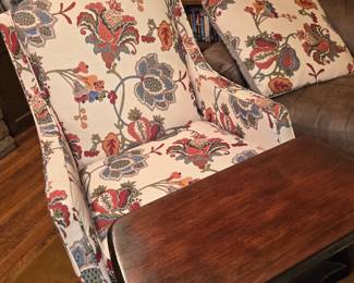 Darling floral print chair
