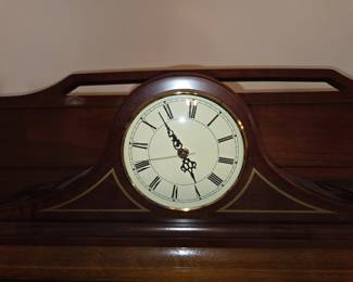 Mantel clock