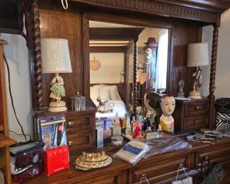 Large dresser w/mirror