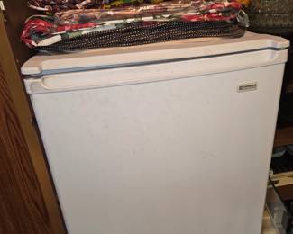 Mini fridge