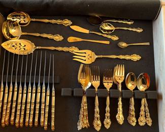Gold plated silverware set Oneida 