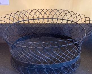 HH wire basket