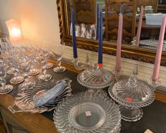 Large collection of Vintage Fostoria Colonial Dame elegant glassware