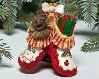 Fitz Floyd  Charming Tails  Baby 1st Christmas Bootie Baby Ornament  Retired 