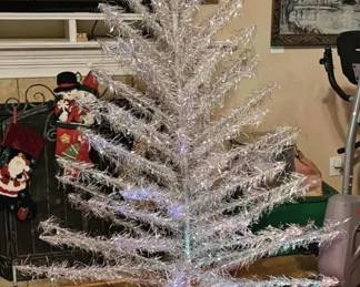 Vintage Aluminum Christmas Tree Snap It Color Wheel  Taper Tree 7ft  97 Branches  Homemade Base