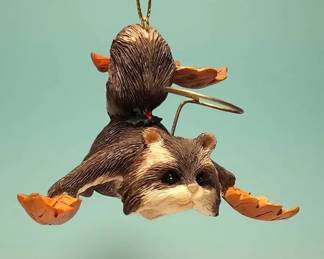 Dean Griff For Sylvestri Charming Tails  Frequent Flyer Ornament  Retired 