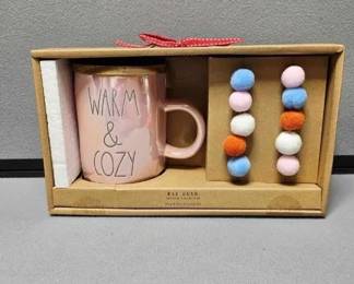 Rae Dunn Magenta Warm  Cozy Mug with Lid  Pom Pom Garland.  New