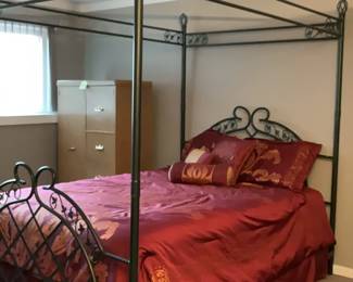 Metal Queen Bed Mattress Set