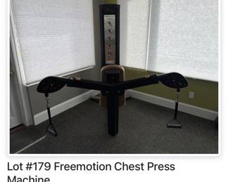 Chest press machine