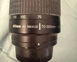 Nikon AF Nikkor 70-300mm f/4-5.6G zoom lens.
It is a telephoto zoom lens with a focal length range of 70-300mm.