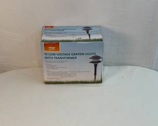 Gracious Living Village Green 10 Low-Voltage Garden Lights with Transformer.