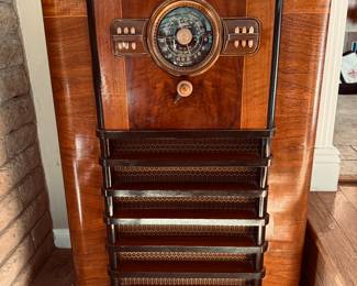 1940 Zenith Model 10S464 Radio, Vintage Floor Model, Wooden Cabinet Tube Radio
