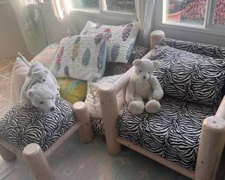 Beautiful Boho Art and Furniture. Lots of Southwest Paintings, Furniture and Figurines. European Antiques, Unique Christmas Decor/Ornaments, Kitchenware, Salt & Pepper Shakers, Lamps, Patio Furniture, Potted Plants, Linens, Decorative Throw Pillows, CDs, Dining Room Set, New Age Decor, Rugs. Polar Bear Figurines, Books, Glassware, Mirrors, Sofas, Shelving Units, TVs, Tiger/Big Cat Decor, Wolf Decor, Angel Decor, Signed Artwork, etc. Flexible pricing, willing to make deals.