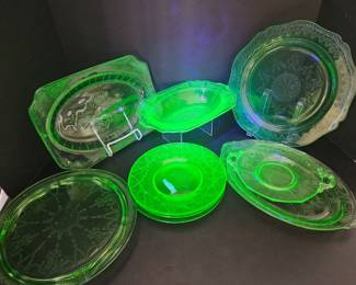 Lot 9400 Vintage Uranium Glass Lot