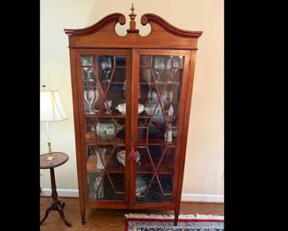 Lot 9342 Antique Georgian Style Curio Display Cabinet