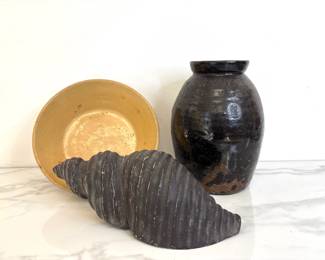 Lot 9570 Vintage Stoneware Pottery Jug  Bowl Carved Wood Shell