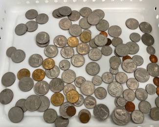 Lot 9496 Assorted US Coins  2000 P Sacagawea  JFK Half Dollar  More