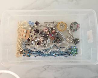 Lot 9729 Vintage Rhinestone Costume Jewelry  Brooches  More