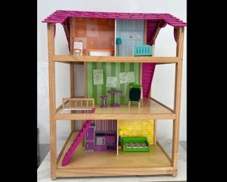 Lot 9739 KidKraft So Chic Wooden Dollhouse  Furniture  Accessories