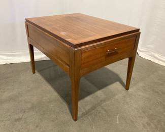 Lot 9528 Lane Furniture Side Table