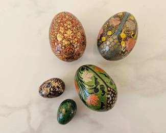 Lot 9467 Vintage Hand Painted Wooden Kashmiri Eggs