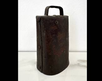 Lot 9598 Antique Cast Iron Cow Bell