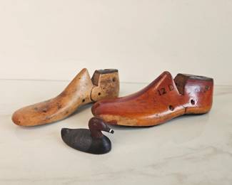Lot 9726 Vintage Wooden Childrens Shoe Forms  Metal Mallard Duck
