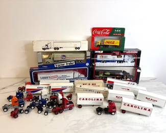Lot 9659 Winoss  Ertl Diecast 164 Scale Trucks