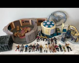 Lot 9654 Vintage Star Trek U.S.S. Enterprise Playsets  Figurines
