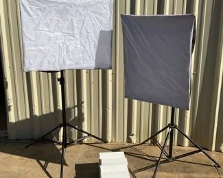 2 Soft Box Lights Stands 