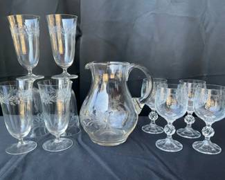  08 Cascade Floral Etched Wine  Water 