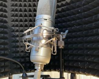  05 Editors Keys Vocal Booth 