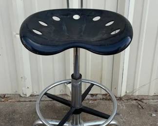 Adjustable Workbench Chair 