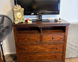 Ashley Furniture, Gentleman’s Dresser 