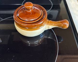 Vintage stoneware French onion soup crock w/handle and lid.
