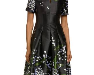 293
Oscar de la Renta: A Black & Green Floral Brocade Dress, 2019
Circa 2019, Italy
Label: Oscar de la Renta / Made in Italy / R19
A black polyester/silk brocade dress with green and white 'lily of the valley' floral sprig motifs, featuring a short-sleeve fitted bodice with split neckline, and full pleated skirt, with in-seam side pockets and an invisible back zip, fully lined in black silk, with the the skirt additionally lined in silk organza

Size 8
Measurements:
CB length: 41 1/2 in.; bust across front: 16 1/2 in.; waist across front: 14 in.; hips across front at pleats: 19 in.; sleeves: 8 1/2 in.
Estimate: $300 - $500