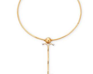 98
An 18K Bi-Color Gold, Colored Cultured Pearl and Diamond Necklace
Featuring a long pendant of organic design with abstract ribbons of gold finished with round diamonds, centering a black cultured pearl measuring approximately 10.80 mm, suspended from an 18k gold collar

Collar: 16 in., Pendant: 4 x 7/8 in.
49.7 grams gross
Estimate: $5,000 - $7,000