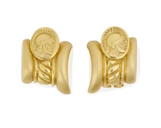 66
Joan Boyce: A Pair of 18k Gold Earclips
Featuring portraits of a soldier accented by high polish and satin finished gold, signed JBS
2 pieces

Measures:1 x 3/4 in.
26.9 grams
Estimate: $1,800 - $2,500